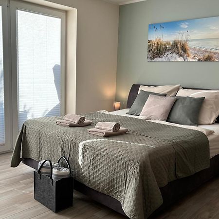 Kleine Auszeit -- Inklusive Parkplatz & Wifi, Geschirrspueler, Waschmaschine & Terrasse Mit Strandkorb -- Perfekt Fuer Urlaub & Business 샬베우츠 외부 사진